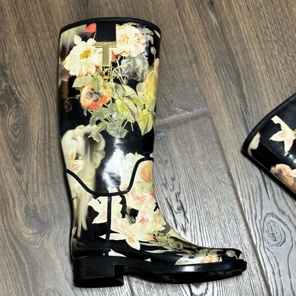 Ted Baker rain boots floral pattern size 7